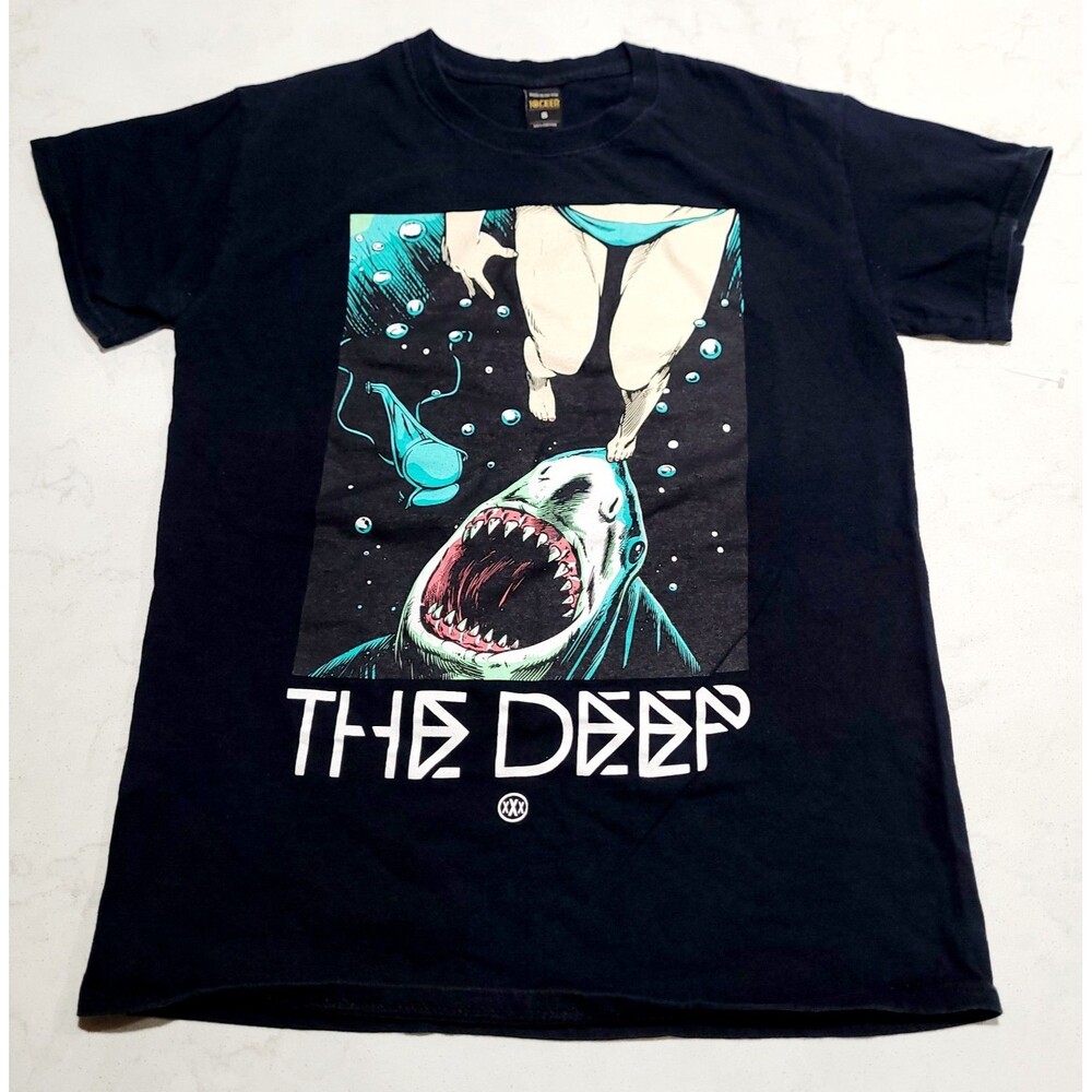 10 Deep SHARK Attack Made In The USA 100% Cotton SEA OCEAN SIZE SMALL NWOT